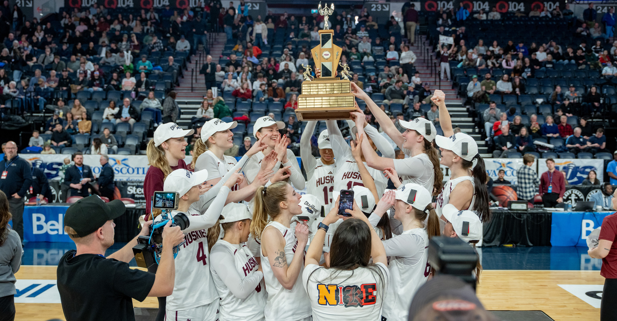 SMU Celebrates winning the AUS Women's Basketball Championship